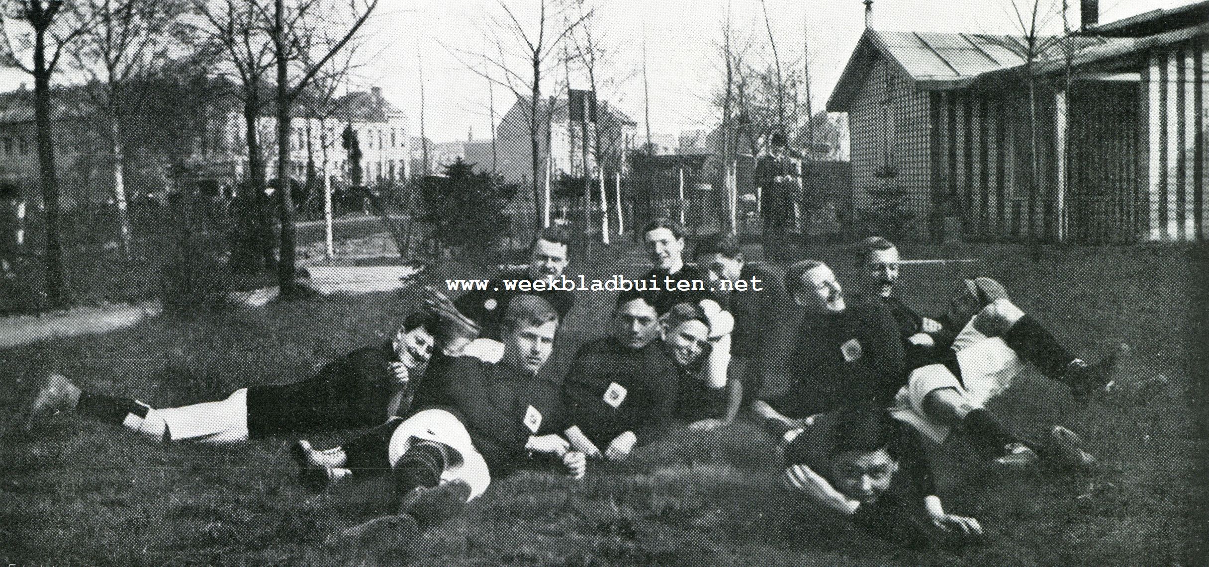 HET NEDERLANDSCHE ELFTAL TE ANTWERPEN
