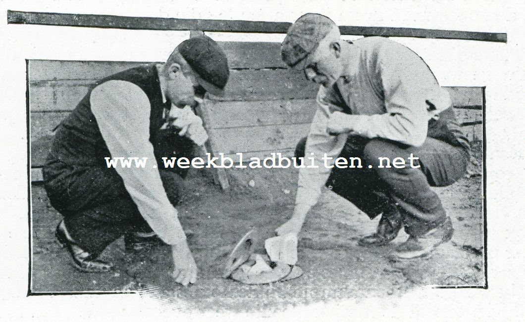 Het werpschijf-spel. Een nieuwe sport. Een ingewikkeld geval; - drie schijven op n pen