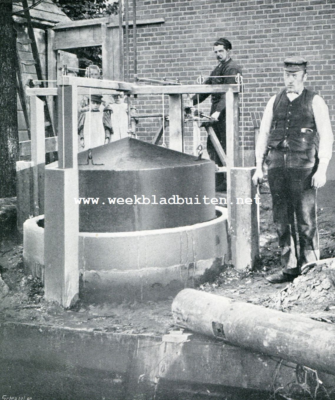 EEN EIGEN GASFABRIEK. DE INSTALLATIE IN WORDING