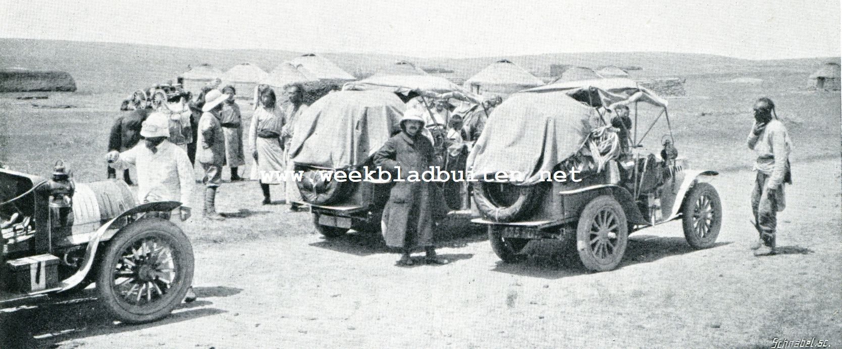 Peking-Parijs. In de Gobi-Woestijn. De eerste dag werd gekampeerd nabij een Mongoolsche karavaan