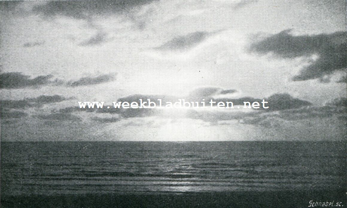 Weerkundige mededeelingen. Wolkenphotografie. Afb. 7. Zonsondergang aan zee