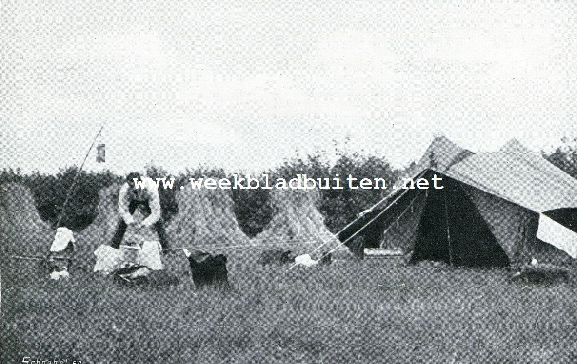 Vagebondeerende wielrijders. Borden wasschen