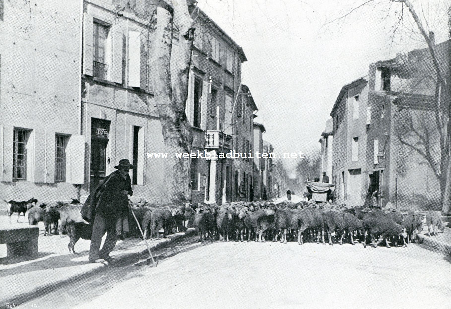 Auto-tocht Genua-Amsterdam. Een oponthoud in een Zuid-Fransch dorp