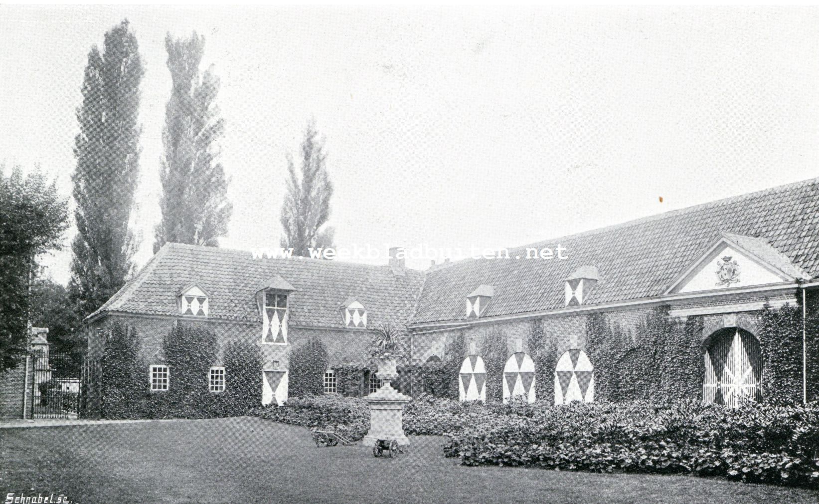Het Kasteel Heeze. (binnenplaats)
