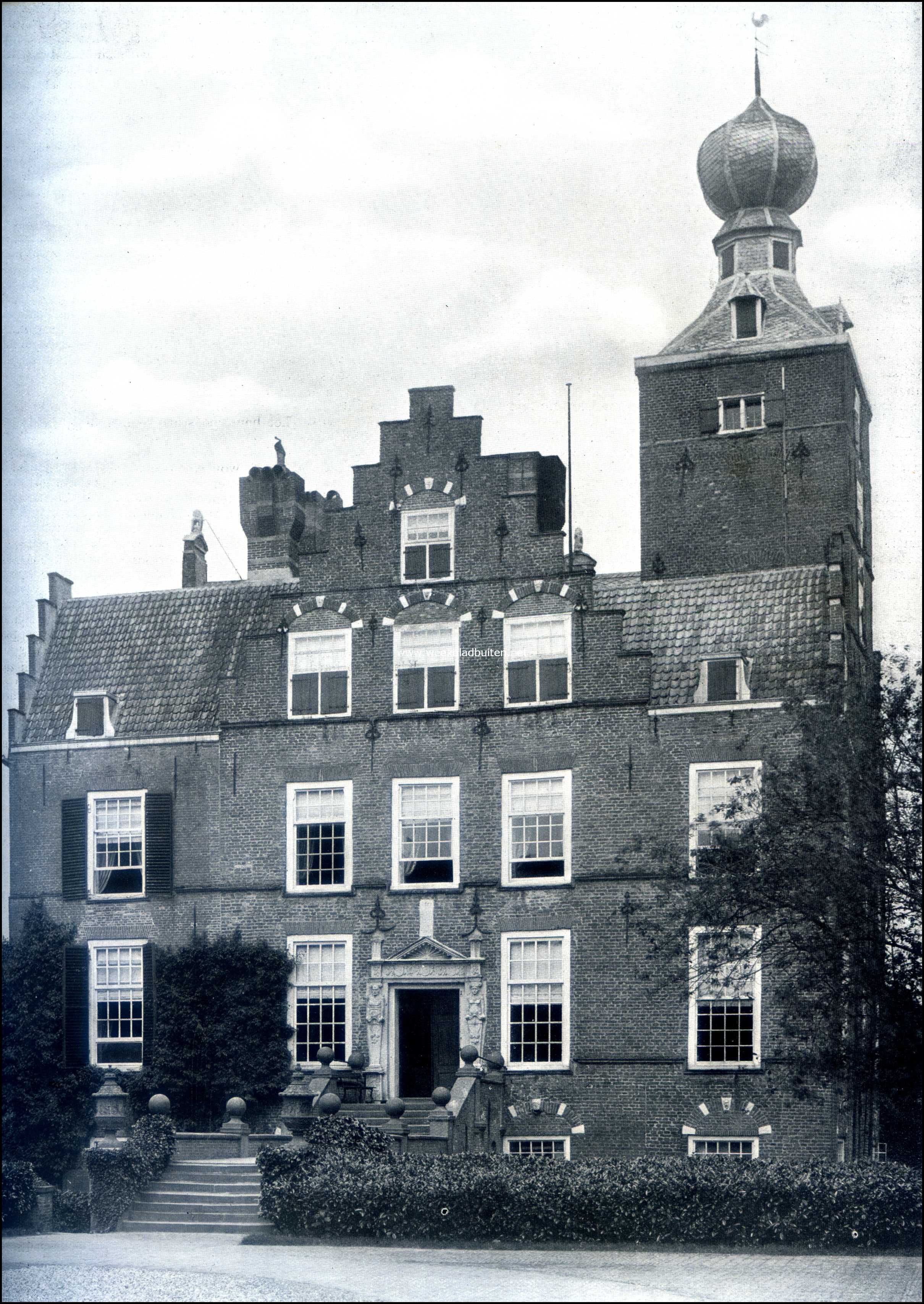 Het Kasteel Zuylestein. Zuylestein. De voorgevel van het Kasteel