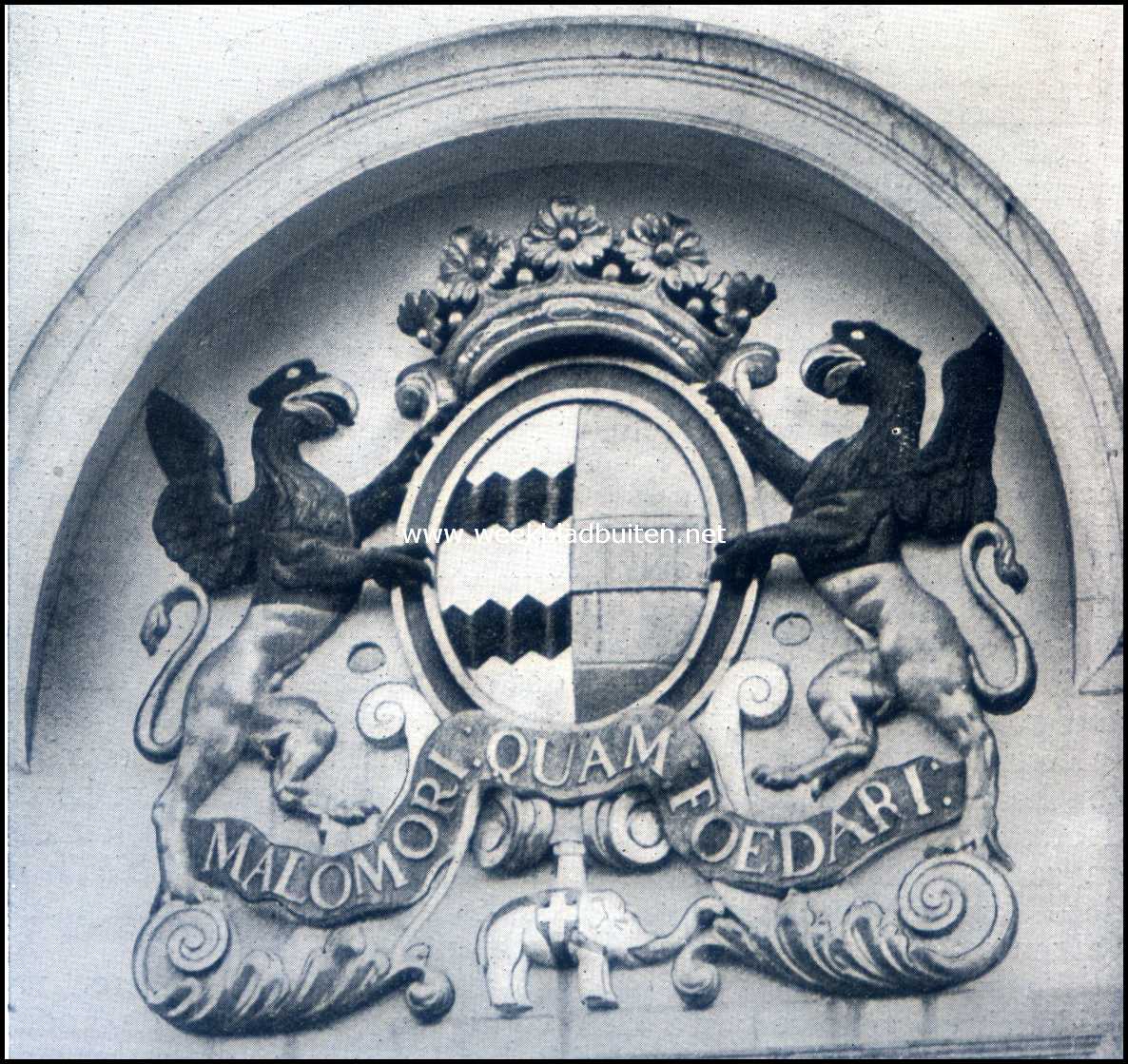 Het Kasteel Middachten en zijne bewoners. Wapens der van Reede's en van Raesfelt's in het geveldak