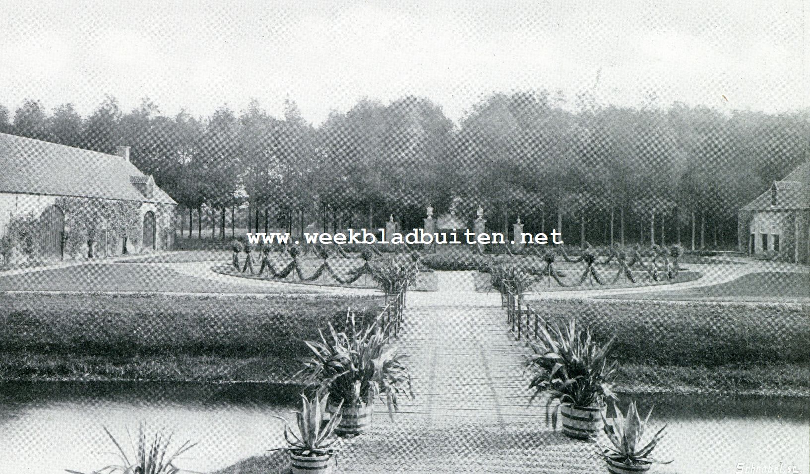 De Havezate Den Berg. Binnenplaats