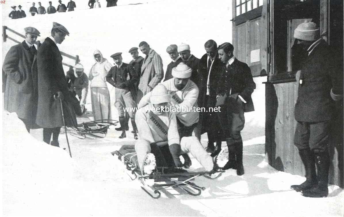Over bobslee-toeren te Davos. Een tweepersoons-bob aan de start