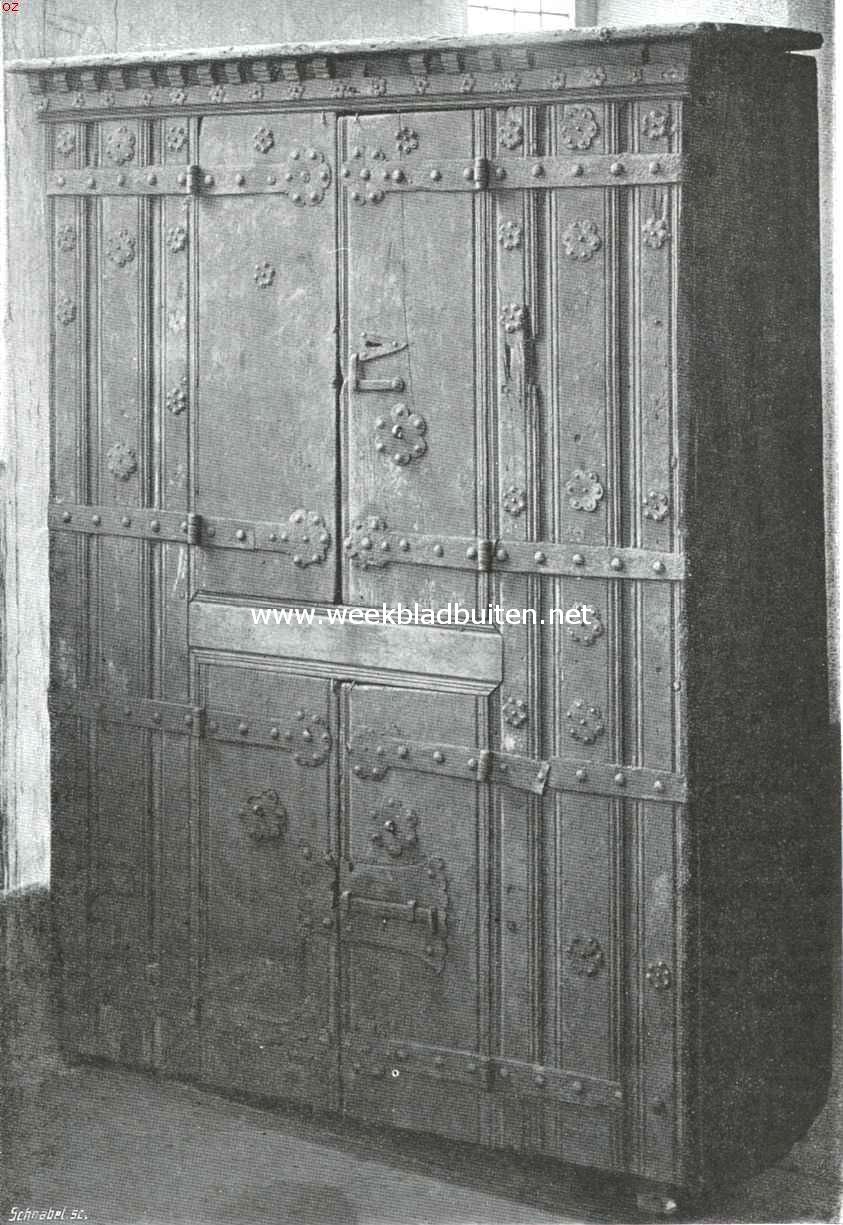 De Cannenburch. Antieke kast