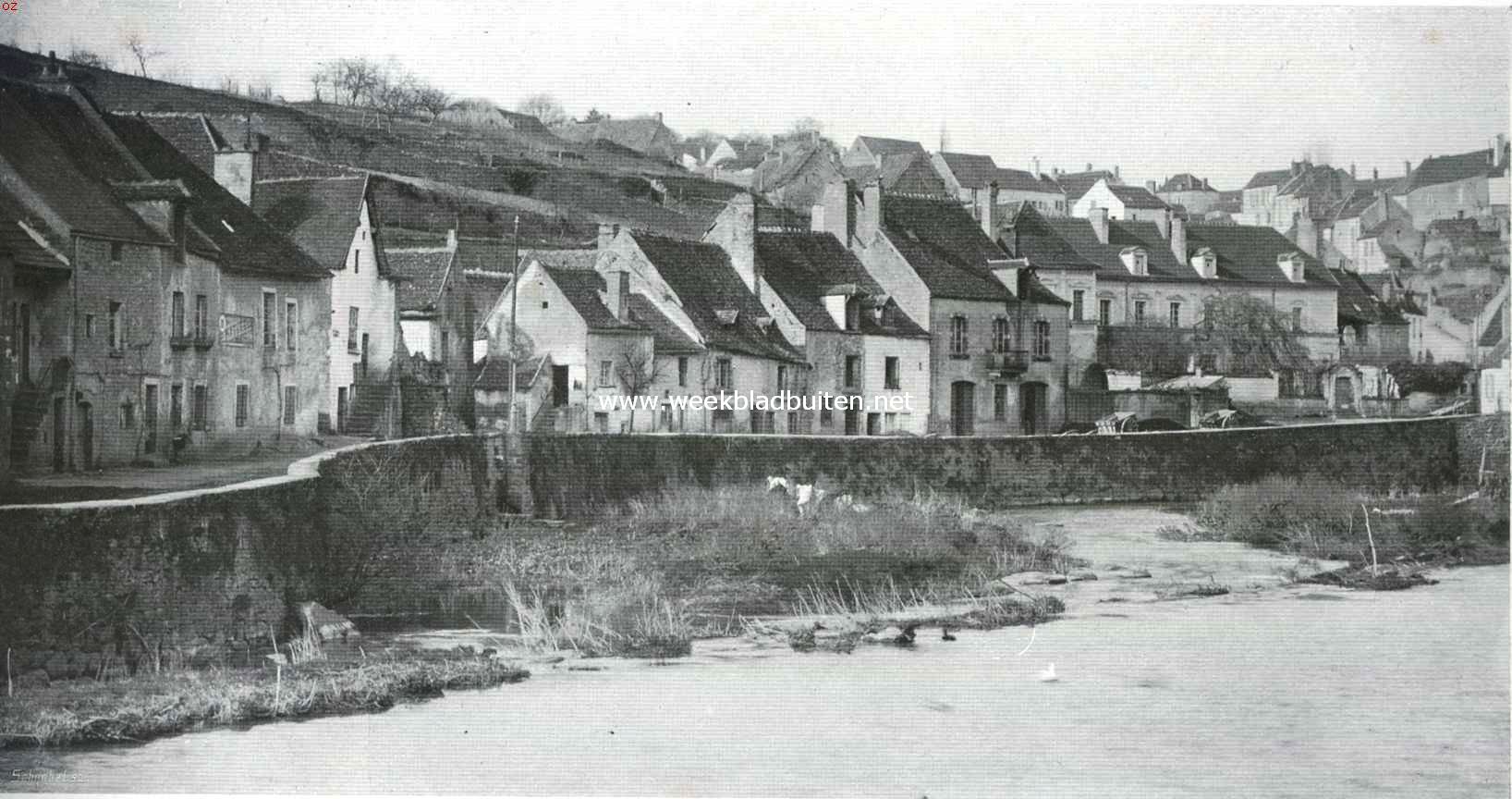 Semur. De buitenkant