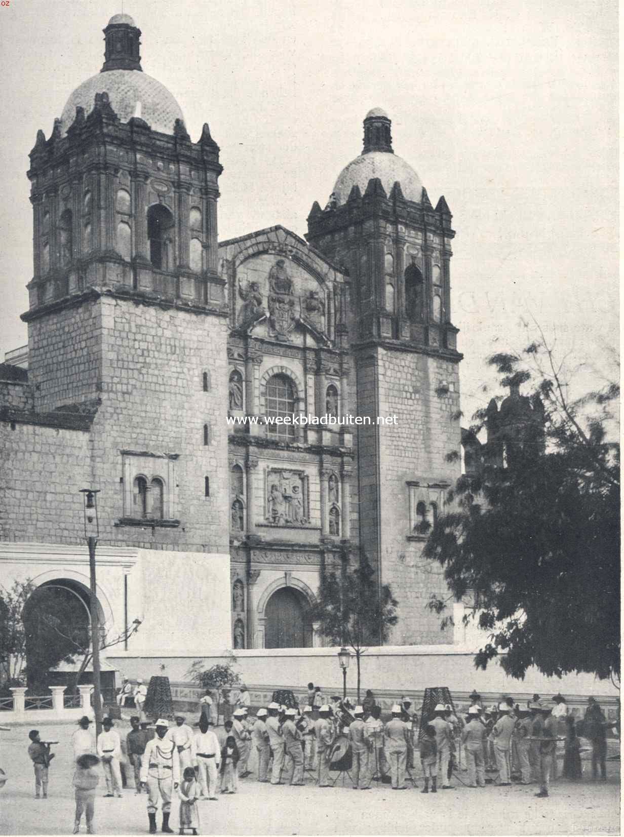 Mexico. Soldatenmuziek voor een kerk