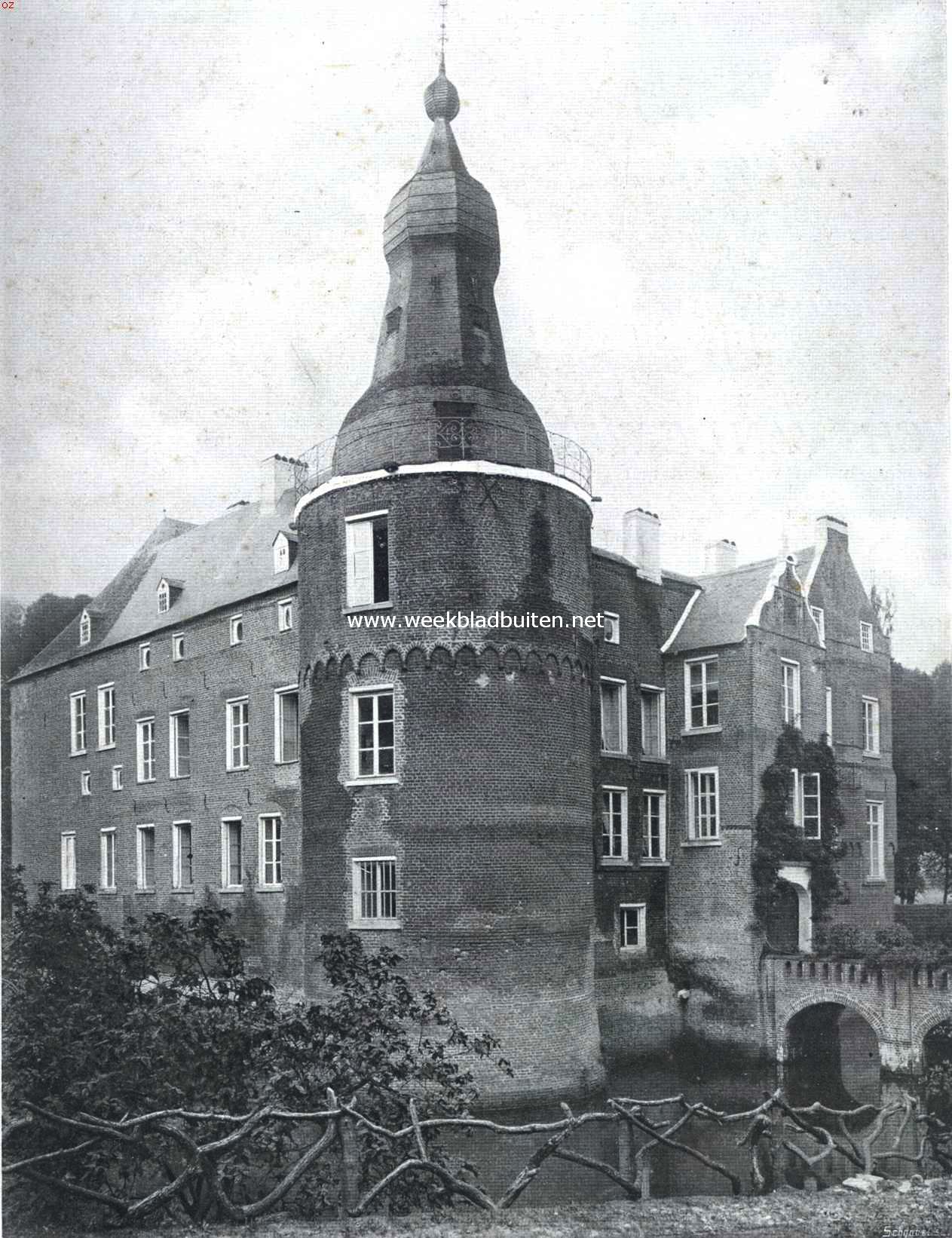 Het kasteel Well (L.). Het kasteel Well. Van zuid naar noord