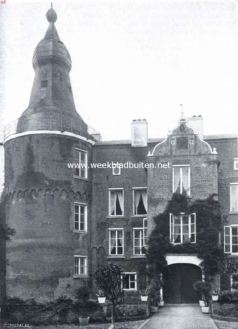 Het kasteel Well (L.). Het kasteel Well. Binnenhoofdingang met toren