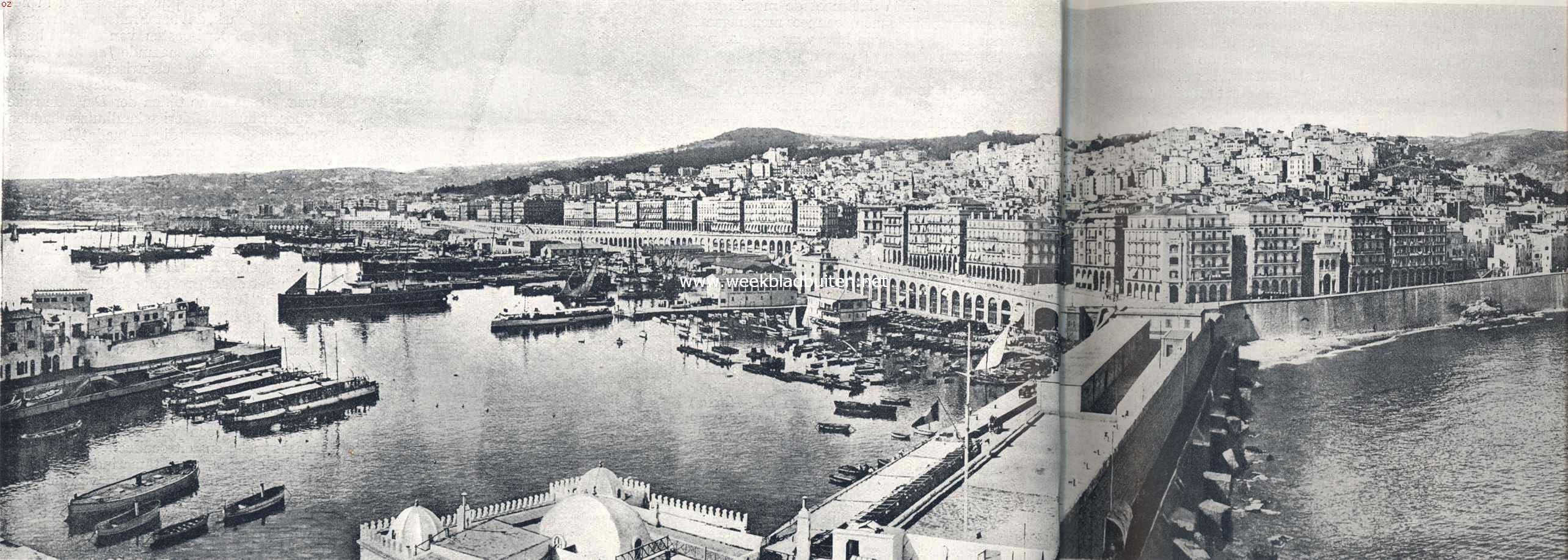 Buiten aan Afrika's noordkust. I. Nieuw-Algiers en Mustapha. Panorama van Algiers gezien van het noordelijk deel der baai af 1