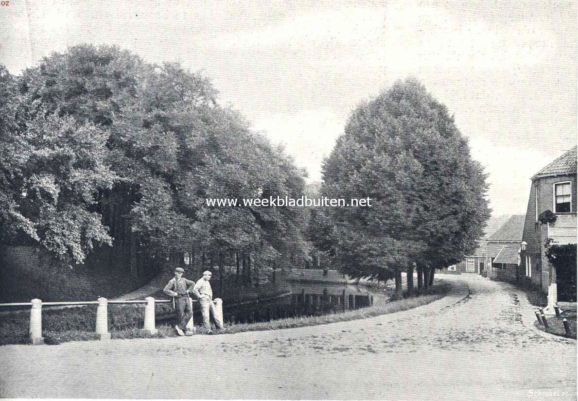 Over Steenwijk. Steenwijk. Looiersgracht bij de Oosterpoort