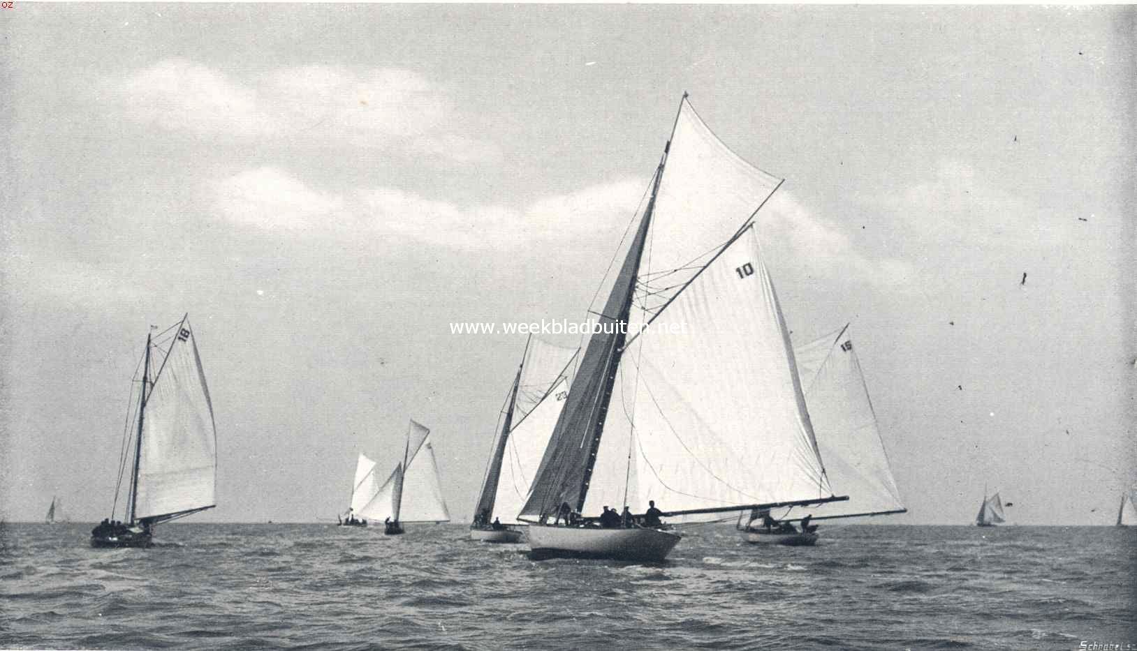 De zeilwedstrijd op de Zuiderzee, van donderdag 5 mei. De omgang om de eerste boei