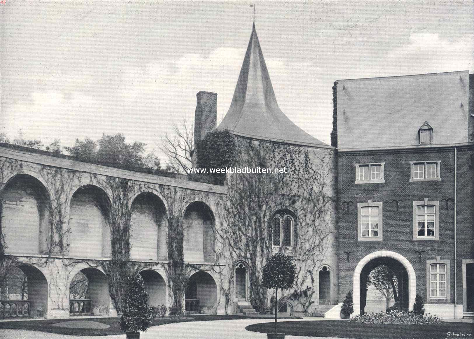 Het kasteel Horn. Binnenplaats met poortgebouw