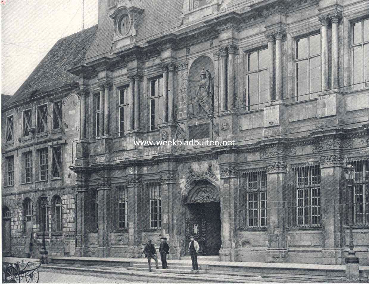 Troyes. Hoofdingang van het stadhuis