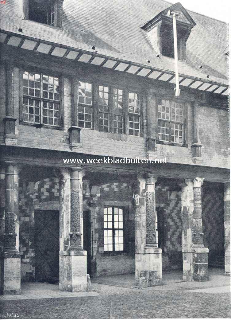 Troyes. Detail van de binnenplaats van hotel de Mauroy ou de la Trinit
