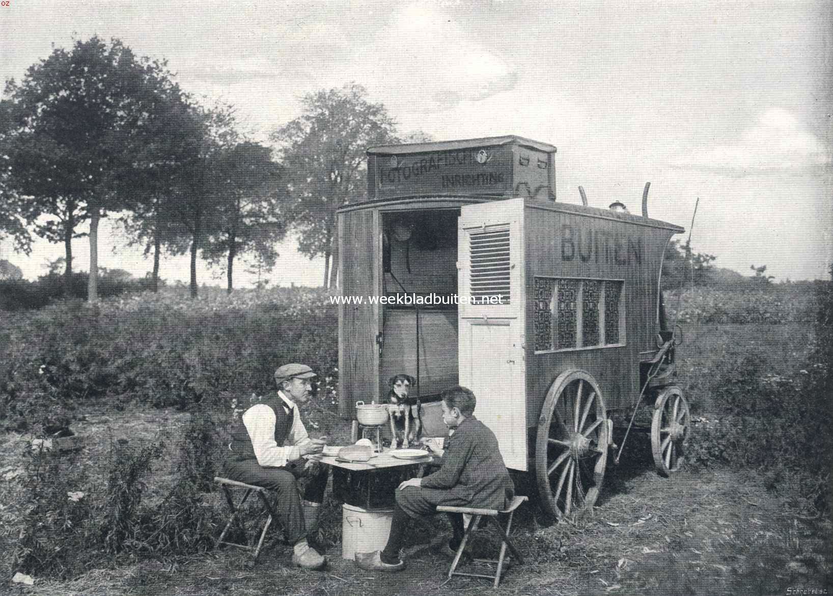 In een woonwagen door Nederland. Aan het ontbijt