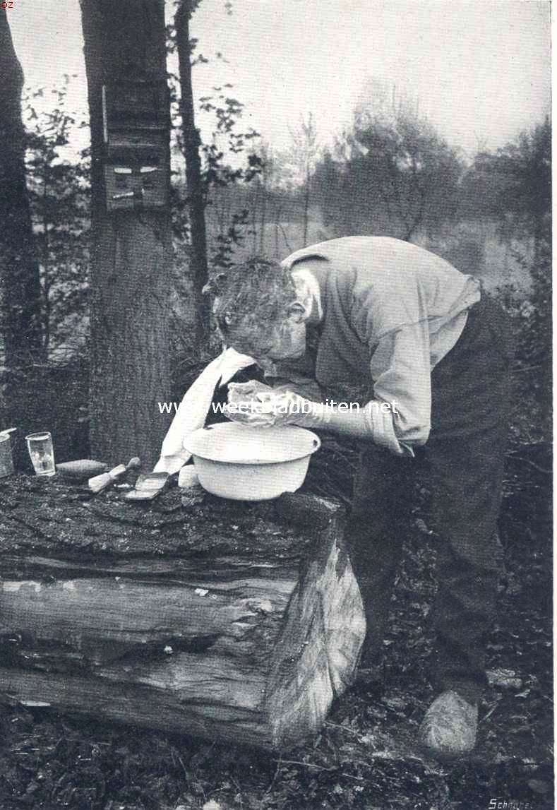 In een woonwagen door Nederland. Toiletmaken