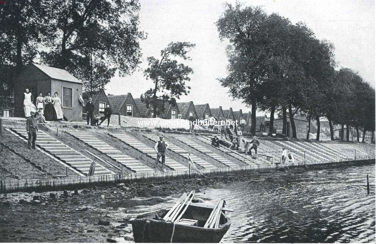 Iets over gewapend beton. Glooiing van gewapend beton. Het Zand te Hoorn