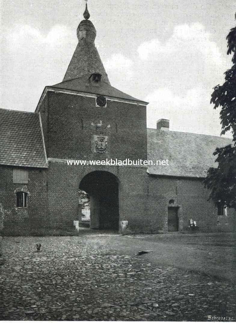 Het kasteel Arcen. Binnenplaats met toren