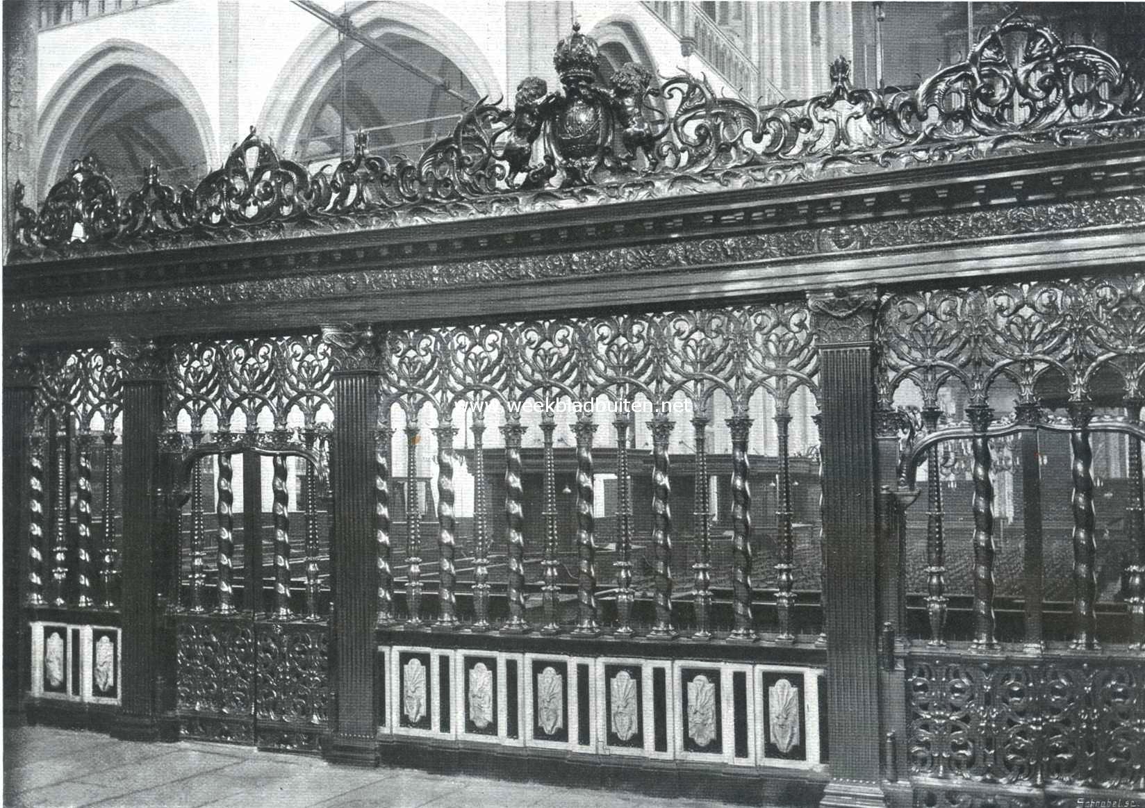 De Nieuwe Kerk te Amsterdam. Het koperen koorhek