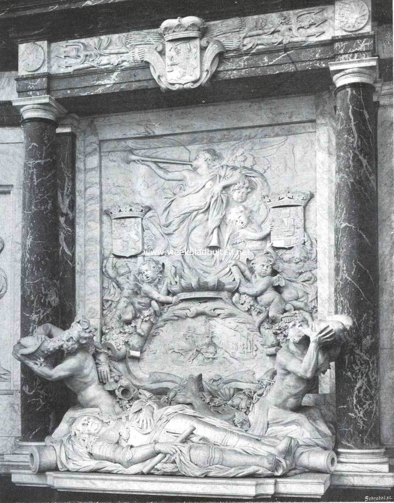 De Nieuwe Kerk te Amsterdam. Detail van de graftombe van Michiel Adriaansz. De Ruyter (front)