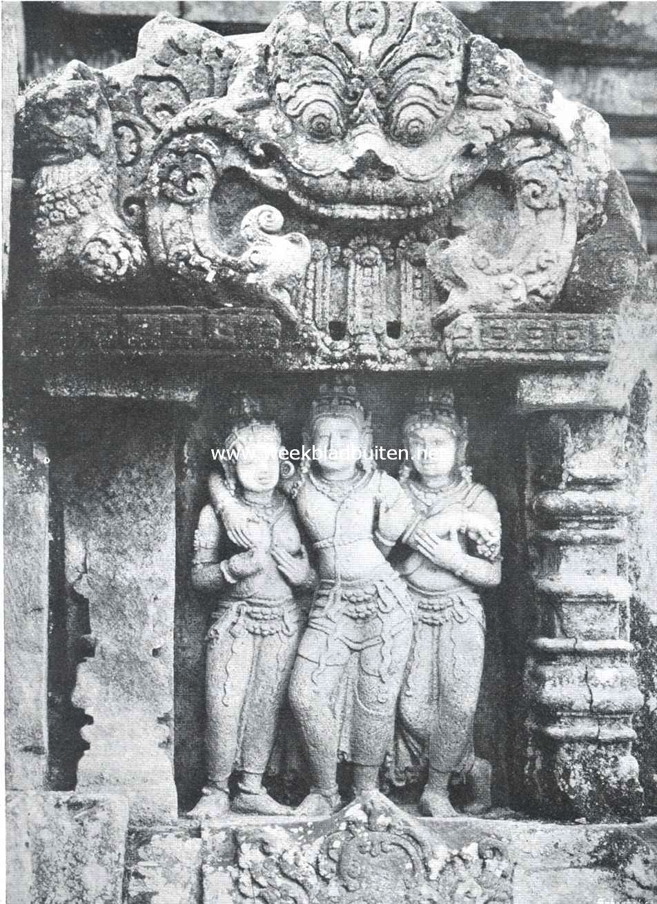 Van Java's tempelschoonheden. De tempel-runen van Parambanan. Apsarasa's van de tweede reeks