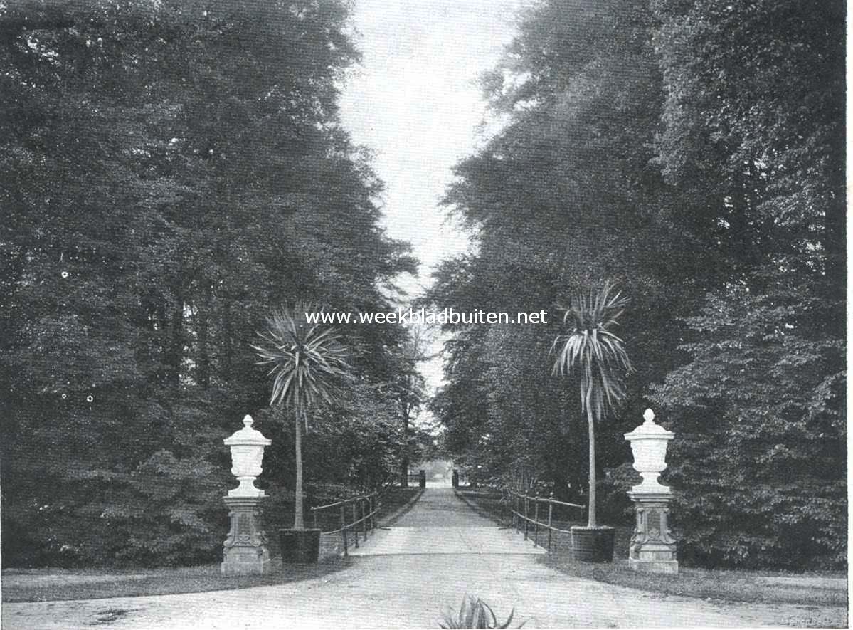 De Fraeylemaborg. De oprijlaan