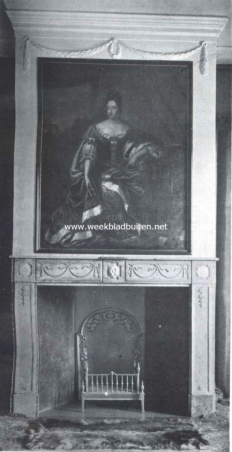 De Fraeylemaborg. Schoorsteen in de Kleine Zaal. Het portret stelt voor de gemalin van Stadhouder Willem III
