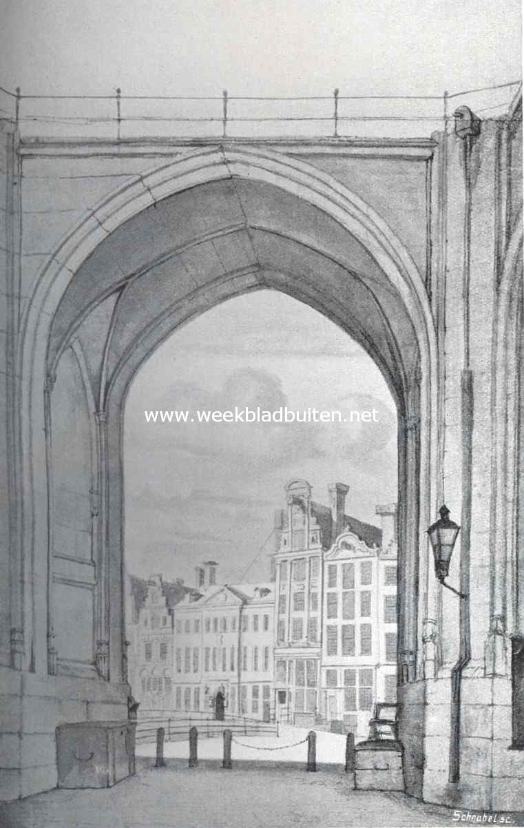 De Nieuwezijds Voorburgwal. De N.Z. Voorburgwal. Kijkje door den onvolmaakten toren der Nieuwe Kerk op het postkantoor, ongeveer 1840. Naar een O.I. Inktteekening van G. Lamberts. (Koninkl. Oudheidk. Genootschap)