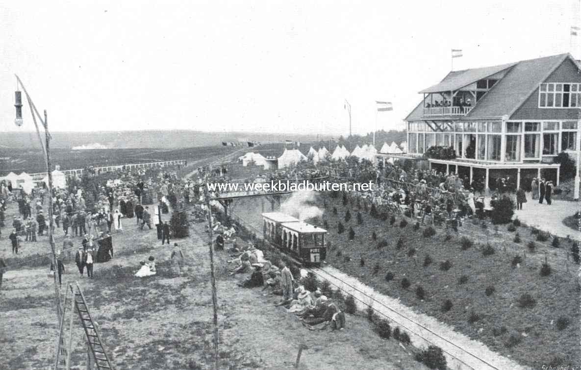 De Europeesche rondvlucht. Het terrein te Soesterberg, rechts het restaurant en de F.I.A.T.-tram