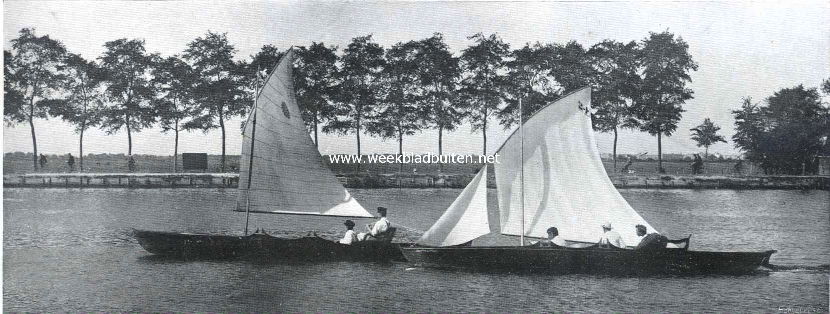 Roeien en zeilen met wherries. Zeilwedstrijd voor wherries op 10 September op den Amstel. II. Links de 