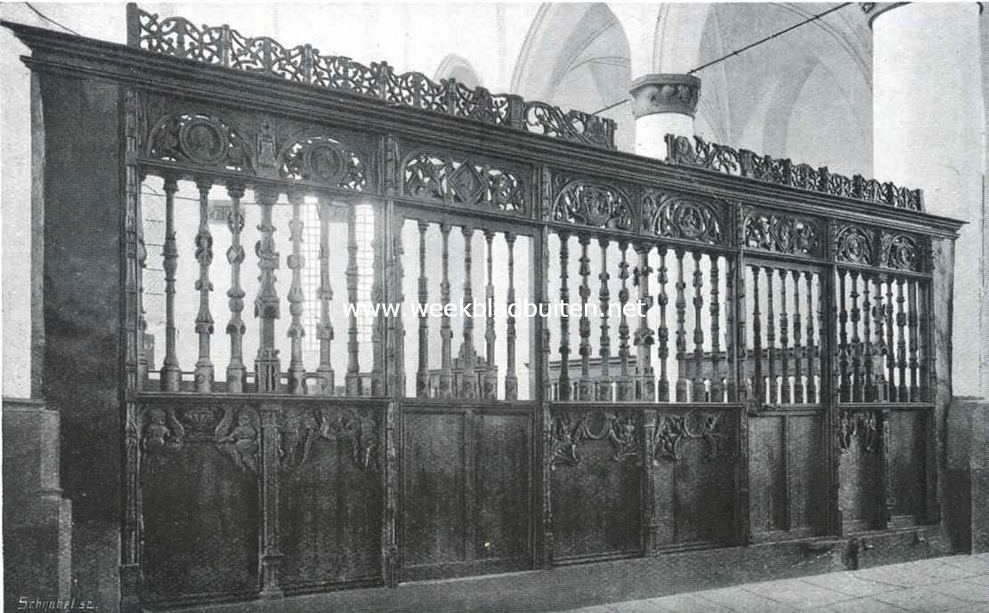 Naarden. Het koorhek in de St. Vituskerk