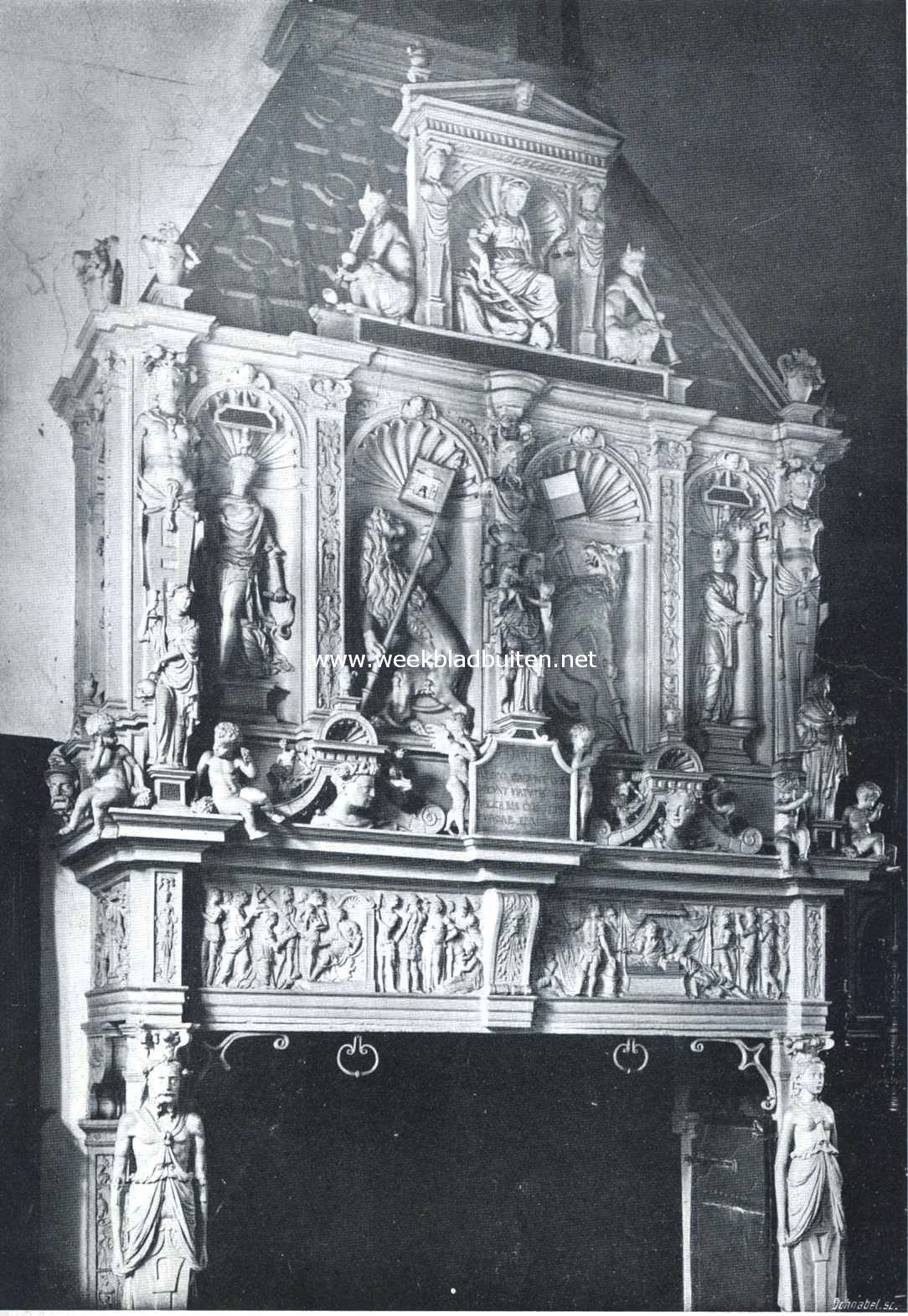 De schoorsteen in het raadhuis te Kampen