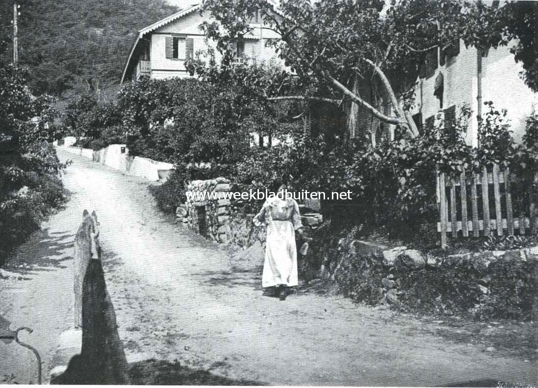 Van hooge bergen en kleine levens. Dorpswegje