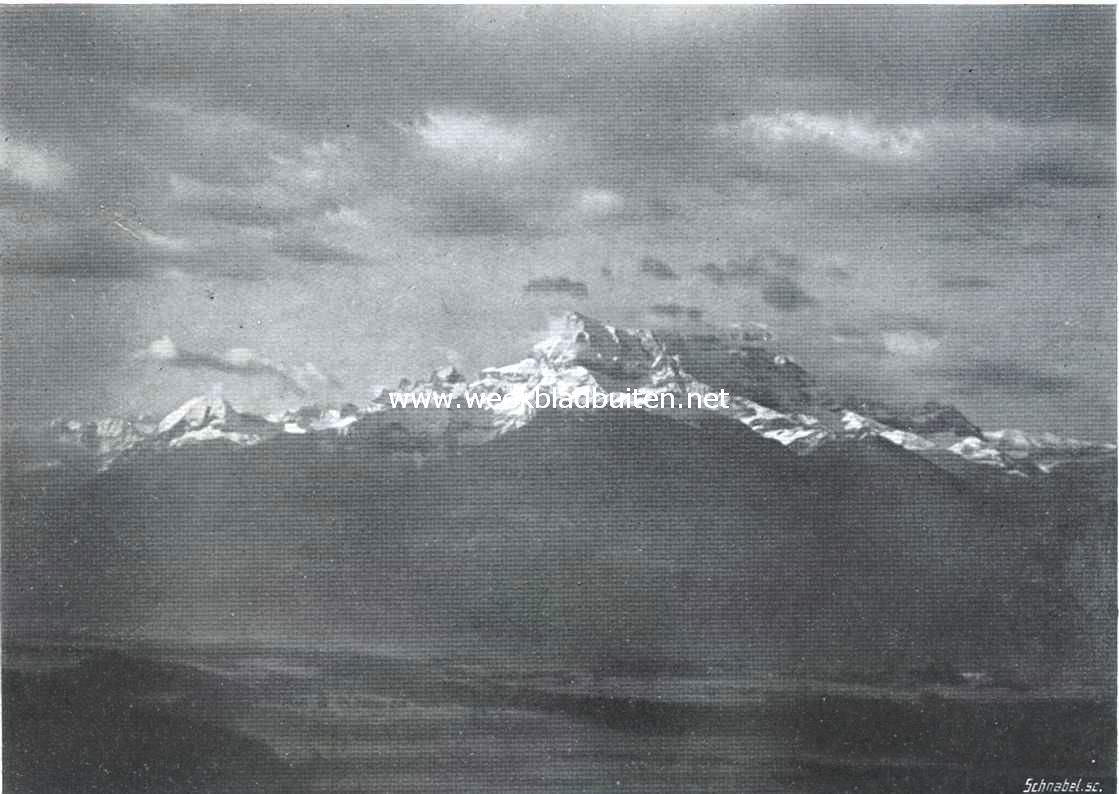 Van hooge bergen en kleine levens. Les Alpes in den vroegen morgen