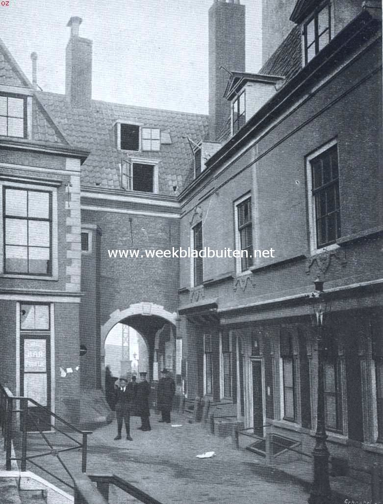 De Dam gedurende vijf eeuwen. Het Beurspoortje (Rokinzijde)