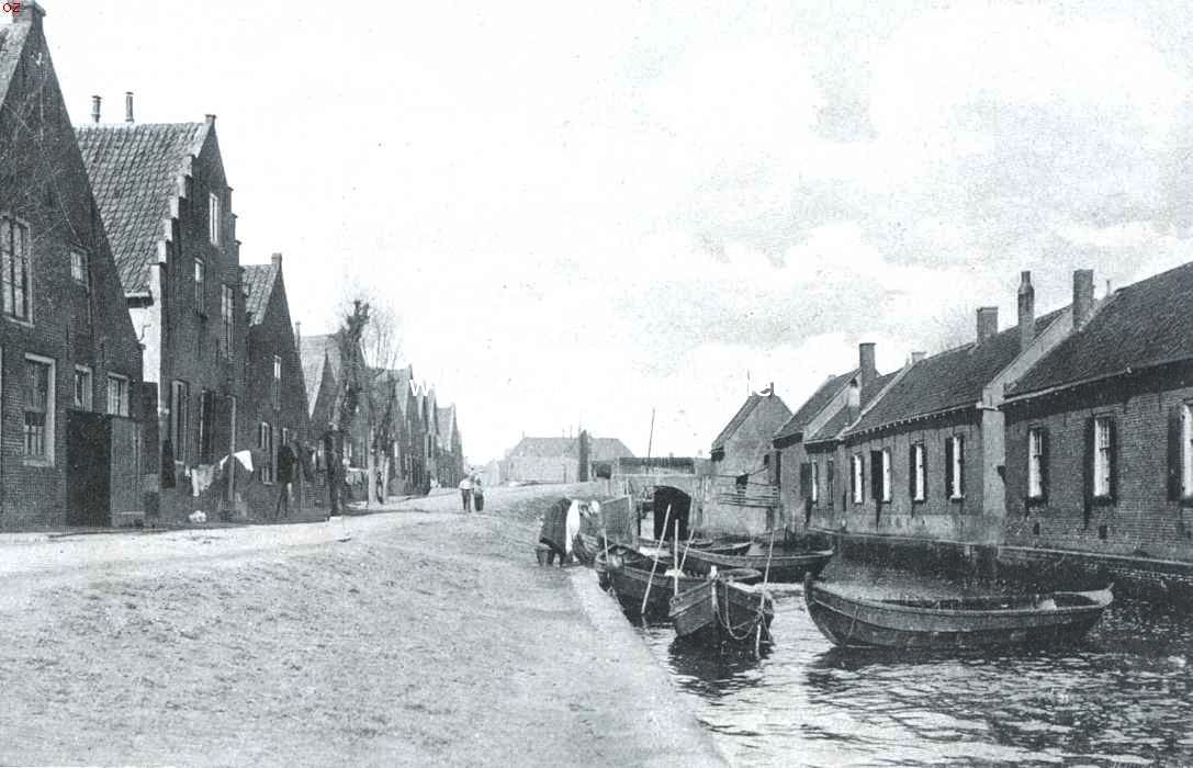 Spakenburg en Bunschoten. Dorpsweg