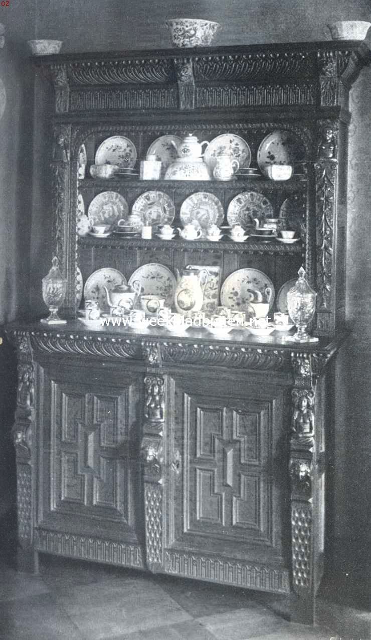 De Holtmeulen of Holtmhle bij Tegelen (L.) en het dorp. Buffet