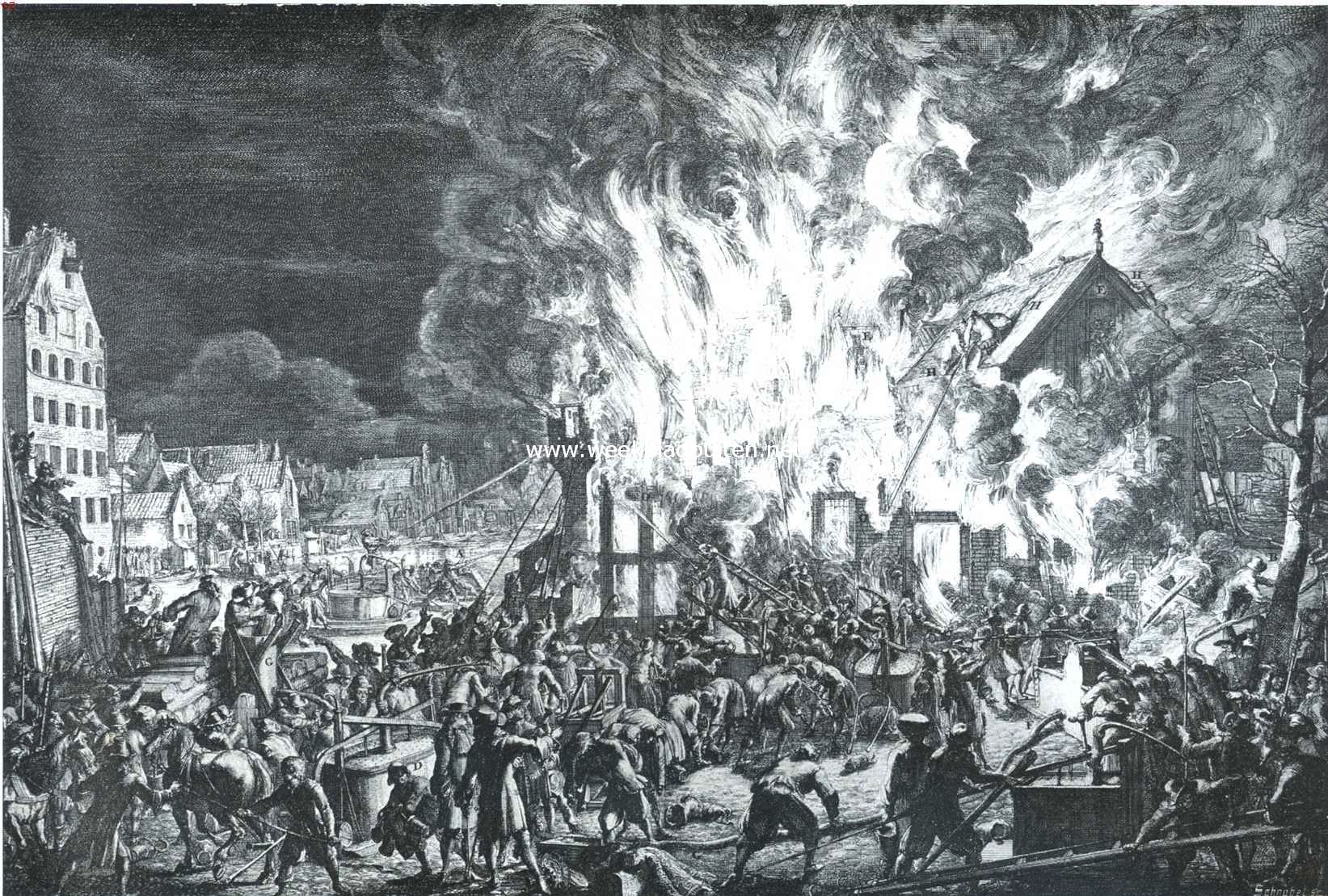 Jan van der Heyden. 1712-28 Maart-1912. Groote brand in de Admiraliteits Oude Lijnbanen, 12 Januari 1673. Bijna overal zijn de oude spuiten, hier voor d elaatste maal, rechts een echte slangbrandspuit van Jan Van der Heyden hier voor het eerst in werking. Hij zelf staat op den voorgrond, links van het midden zijn brandmeesterstaf, in gesprek met twee heeren