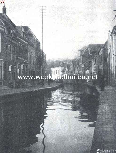 Woerden. Langs de Rijn-Zuidzijde