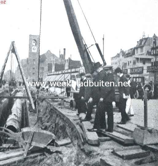 Aen d'Amstel en aen 't Y, daer doet sich heerlijck ope .! De rioleering van het Damrak