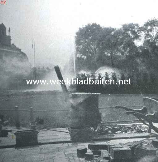 Aen d'Amstel en aen 't Y, daer doet sich heerlijck ope .! Asphalteering van het Frederiksplein