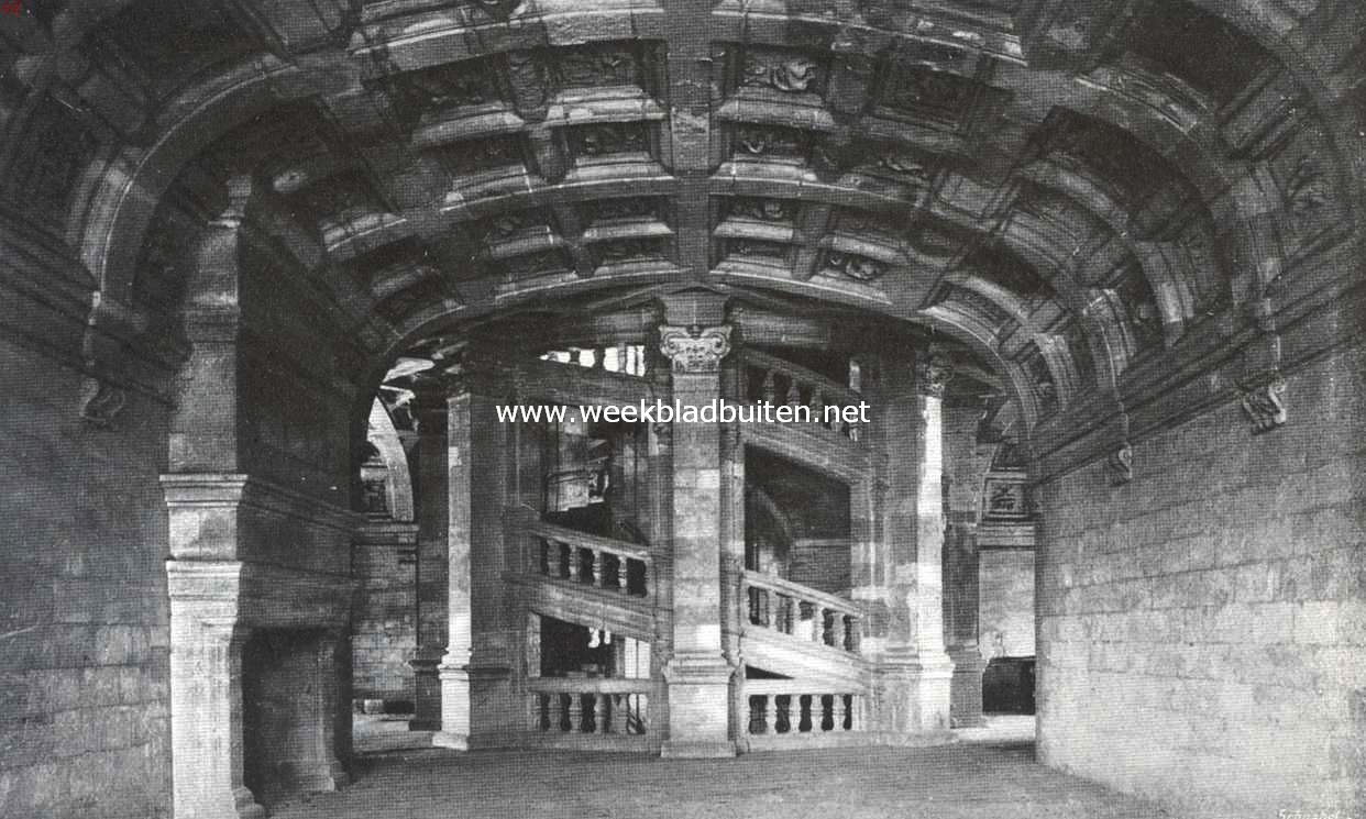 De kasteelen langs de Loire. Het Kasteel van Chambord. Dubbele trap, leidende naar het 