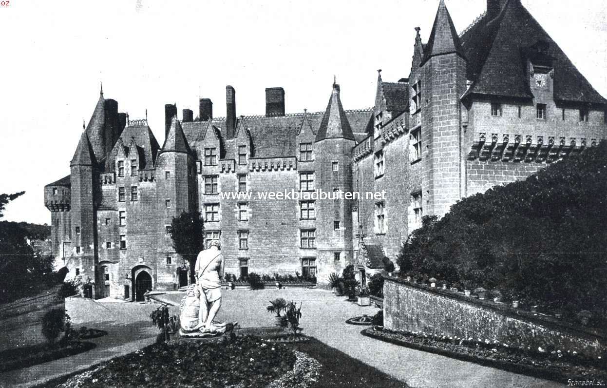 De kasteelen langs de Loire. Langeais. Binnenplaats van het kasteel