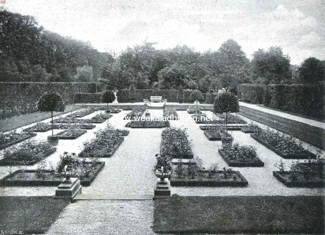 Tuinaanleg bij het Kasteel Middachten. Het Rosarium. (Oud-Hollandsche stijl) De boomgaard als achtergrond