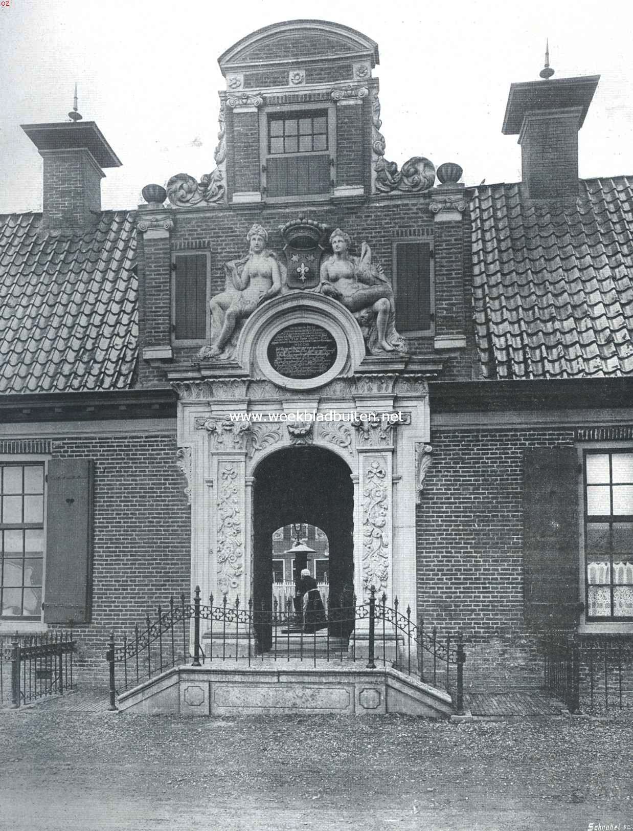 Hoofd-toegang van het Popta-Gasthuis te Marsum bij Leeuwarden